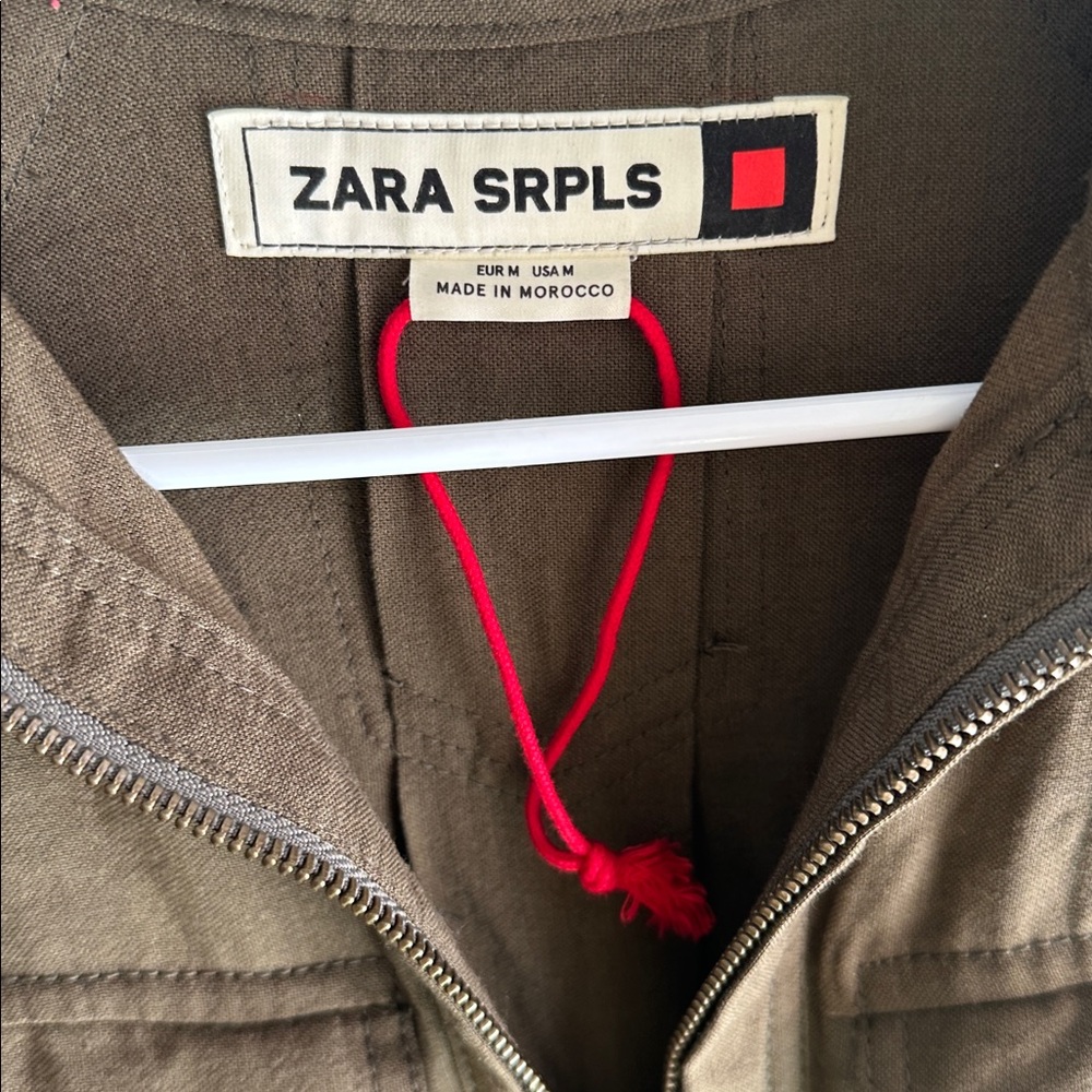 NWOT Zara SRPLS Olive Brown Women's Jumpsuit

Jmpst 13
£119.00 - Picture 6 of 10